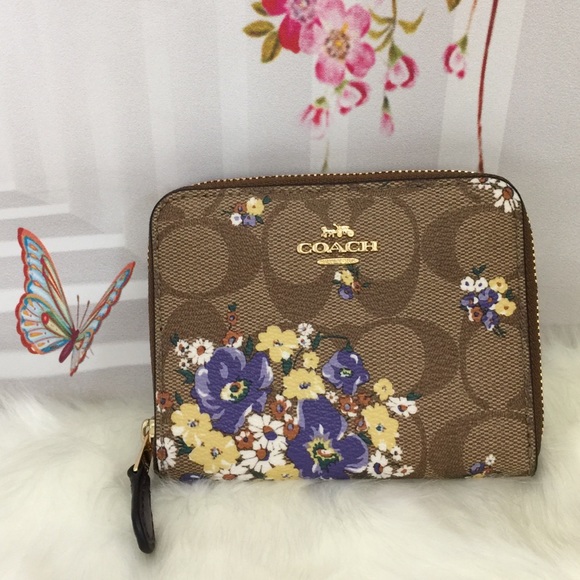 Coach Handbags - ❤️NWT Coach Small Zip Around Brown Medley Bouquet